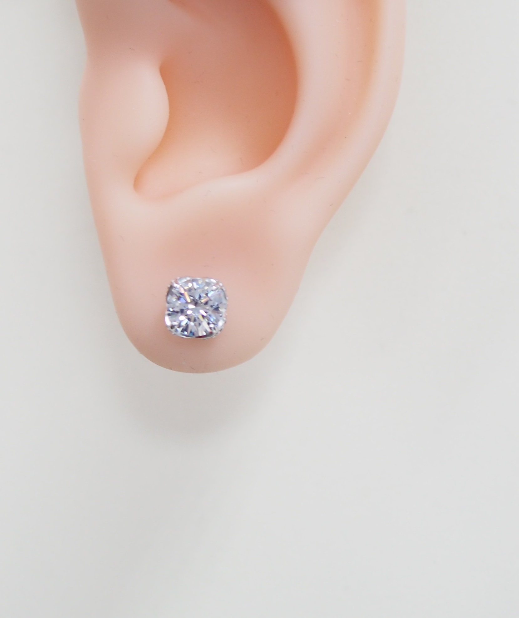Серебряные серьги-пусеты 925 пробы; вставки 50 Фианит бесцв.;